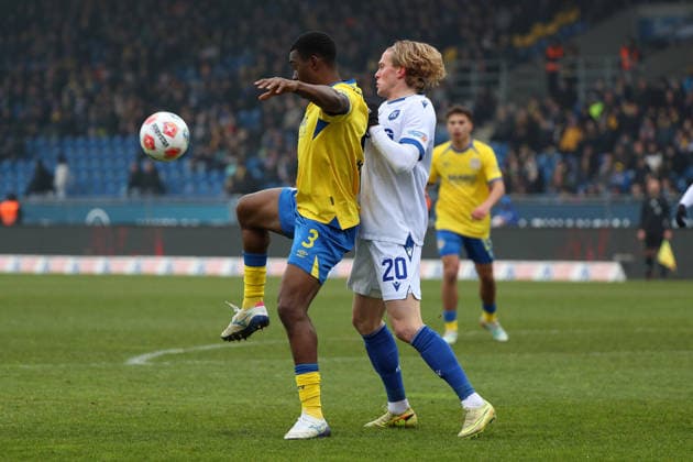 Braunschweig vs Karlsruhe, 2 BL Braunschweig, 31 01 2026, Football, Men, 2 BL, Season 2025 2026, Eintracht Braunschweig vs Karlsruher SC Patrick Nkoa Eintracht Braunschweig , Lino Tempelmann Eintracht Braunschweig DFL DFB REGULATIONS PROHIBIT ANY USE OF PHOTOGRAPHS as IMAGE SEQUENCES and or QUASI VIDEO Stadion an der Hamburger Straße Niedersachsen Germany