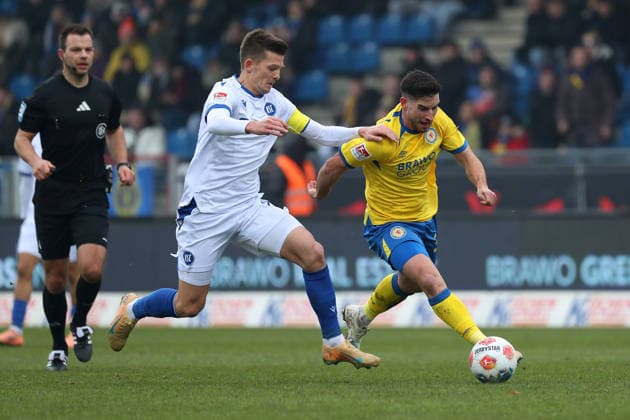 Braunschweig vs Karlsruhe, 2 BL Braunschweig, 31 01 2026, Football, Men, 2 BL, Season 2025 2026, Eintracht Braunschweig vs Karlsruher SC Marvin Wanitzek KSC , Robin Heußer Eintracht Braunschweig DFL DFB REGULATIONS PROHIBIT ANY USE OF PHOTOGRAPHS as IMAGE SEQUENCES and or QUASI VIDEO Stadion an der Hamburger Straße Niedersachsen Germany