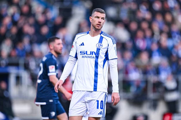 31 01 2026, Football, 2 Bundesliga, Season 2025 2026, Matchday 20, VfL Bochum FC Schalke 04, Edin Džeko Dzeko FC Schalke 04 xRHR PHOTO YYx Copyright: KROEGER RHR-FOTOx RHR-FOTO YY