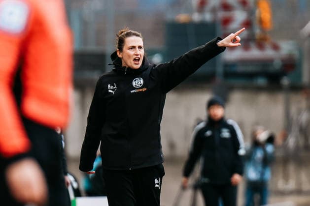 Google Pixel Frauen Bundesliga SGS Essen 1 FC Union Berlin 31 01 2026 Heleen Jaques SGS Essen, Trainer Google Pixel Frauen Bundesliga SGS Essen 1 FC Union Berlin Essen, Stadion an der Hafenstraße 31 01 2025 DFB REGULATIONS PROHIBIT ANY USE OF PHOTOGRAPHS AS IMAGE SEQUENCES AND OR QUASI VIDEO Copyright: xBEAUTIFULxSPORTS Freisenx