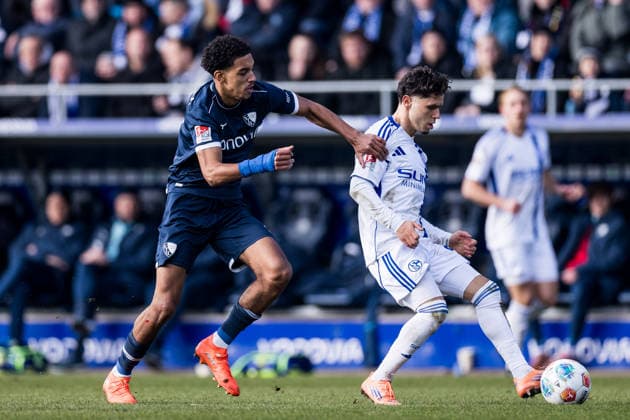2 Soccer Bundesliga, VfL Bochum FC Schalke 04 31 01 2026 duel Francis Onyeka VfL Bochum, 21 , Soufiane El Faouzi Schalke 04, 23 2 Soccer Bundesliga, VfL Bochum FC Schalke 04, Bochum, VONONVIA Ruhrstadion, 31 01 2026 DFL REGULATIONS PROHIBIT ANY USE OF PHOTOGRAPHS AS IMAGE SEQUENCES AND OR QUASI VIDEO Copyright: xBEAUTIFULxSPORTS Wunderlx