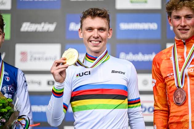 UCI World Championships 2026 Hulst HULST, THE NETHERLANDS - JANUARY 31 : Dockx Aaron (Bel) celebrating his victory on the podium during the 2026 UCI Cyclo-Cross World Championships for Men Under 23 on January 31, 2026 in Hulst, The Netherlands, 31 01 2026 Hulst The Netherlands  Copyright: xNicoxVereeckenx
