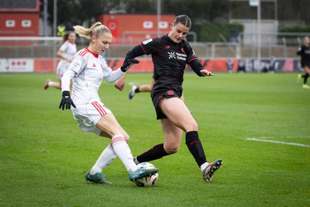 Womens Soccer Bundesliga Bayer 04 Leverkusen 1 FC Nürnberg, 31 01 2026 Luisa Guttenberger 1 FC Nürnberg, 4 , Julia Mickenhagen Bayer 04 Leverkusen, 18 in duel Bayer 04 Leverkusen 1 FC Nürnberg on matchday 16 of the Google Pixel Womens Bundesliga on 31 01 2026 at Ulrich Haberland Stadion in Leverkusen Nordrhein Westfalen DFL REGULATIONS PROHIBIT ANY USE OF PHOTOGRAPHS AS IMAGE SEQUENCES AND OR QUASI VIDEO Copyright: xBEAUTIFULxSPORTS AxelxKohringx