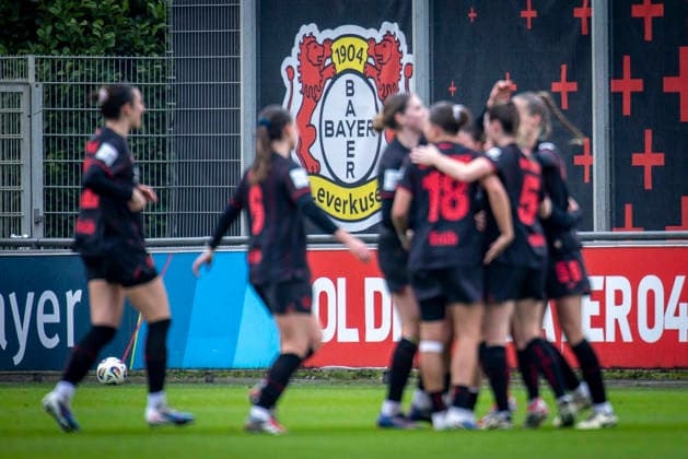 Womens Soccer Bundesliga Bayer 04 Leverkusen 1 FC Nürnberg, 31 01 2026 Cheering in front of the Bayer Logo Bayer 04 Leverkusen 1 FC Nürnberg on matchday 16 of the Google Pixel Womens Bundesliga on 31 01 2026 at the Ulrich Haberland Stadium in Leverkusen North Rhine-Westphalia DFL REGULATIONS PROHIBIT ANY USE OF PHOTOGRAPHS AS IMAGE SEQUENCES AND OR QUASI VIDEO Copyright: xBEAUTIFULxSPORTS AxelxKohringx
