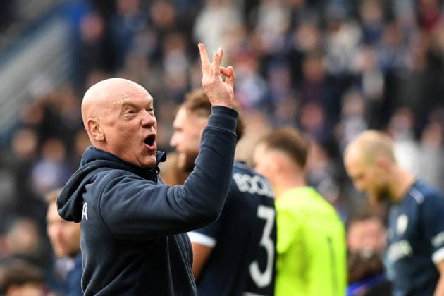 Coach Uwe Rösler VfL Bochum shows the final score 2 0 during the 2 Bundesliga match between VfL Bochum and FC Schalke 04, Vonovia Ruhrstadion on January 31, 2026 in Bochum, Germany Photo by Ralf Treese DeFodi Images Coach Uwe Rösler VfL Bochum gestures during the 2 Bundesliga match between VfL Bochum and FC Schalke 04 at Vonovia Ruhrstadion on January 31, 2026 in Bochum, Germany Photo by Ralf Treese DeFodi Images Photo by Ralf Treese DeFodi Images