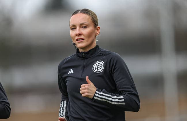 GER, Leverkusen, Bayer Leverkusen vs 1 FC Nürnberg, Google Pixel Womens Bundesliga, Football, DFB, Season 2025 2026, Ulrich Haberland Stadium, 16 Matchday in Picture Referee Fabienne Michel DFB DFL REGULATIONS PROHIBIT ANY USE OF PHOTOGRAPHS AS IMAGE SEQUENCES AND OR QUASI VIDEO, 31 01 2026 Copyright: HMBxMedia HendrikxHamelau