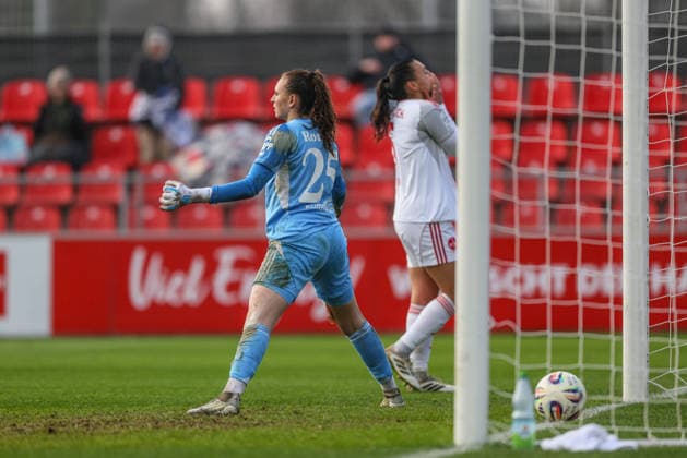 GER, Leverkusen, Bayer Leverkusen vs 1 FC Nürnberg, Google Pixel Womens Bundesliga, Football, DFB, Season 2025 2026, Ulrich Haberland Stadium, 16 Matchday in Picture Frustration and disappointment for Lourdes Romero 1 FC Nürnberg Women 25 and Clara Fröhlich 1 FC Nürnberg Women 5 after the own goal in Leverkusen DFB DFL REGULATES PROHIBIT ANY USE OF PHOTOGRAPHS AS IMAGE SEQUENCES AND OR QUASI VIDEO, 31 01 2026 Copyright: HMBxMedia HendrikxHamelau