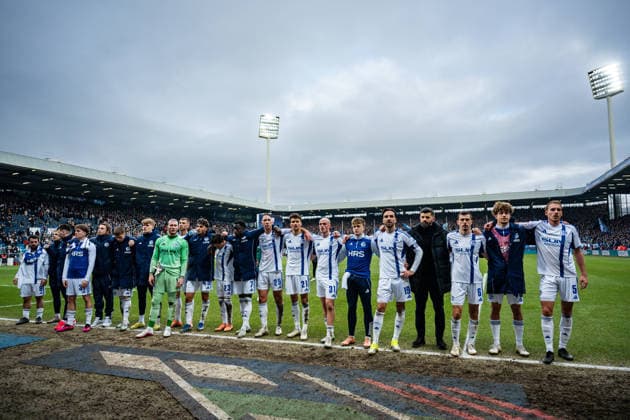 31 01 2026, Football, 2 Bundesliga, Season 2025 2026, Matchday 20, VfL Bochum FC Schalke 04, The players of FC Schalke 04 go disappointed to the fans, xRHR PHOTO YYx Copyright: KROEGER RHR-FOTOx RHR-FOTO YY