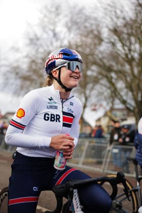 2026 UCI Cyclo-cross World Championships Picture by Alex Whitehead SWpix.com - 30 01 2026 - Cycling - 2026 UCI Cyclo-cross World Championships - Hulst, Zeeland, Netherlands - Women™s Elite - Zoe Bäckstedt (Great Britain) Copyright: x xSWpix.comx(t axPhotographyxHubxLtd)xAlexxWhitehead SWpix.comx SWP-3176-0151