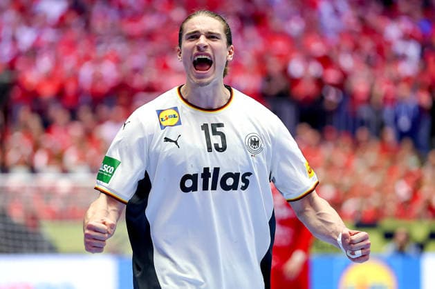 30 01 2026, Handball, Men s EHF EURO 2026, Germany Croatia, Jyske Bank Boxen in Herning, Denmark, Semi Finals Juri Knorr Germany 15 cheering and gesticulating on the pitch Denmark