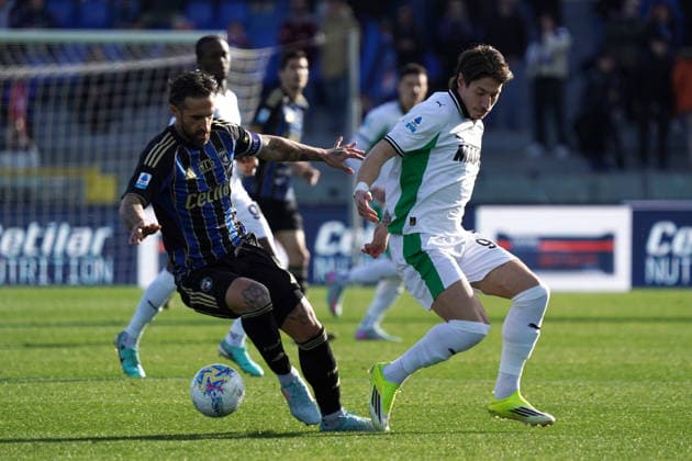 Pisa s captain Antonio Caracciolo during the Serie A soccer match between Pisa and Sassuolo at the Cetilar Arena Romeo Anconetani Stadium in Pisa; Center West Italy; Tuesday January 31; 2026 ; Soccer  Copyright: xAlessandroxLaxRocca LaPressex