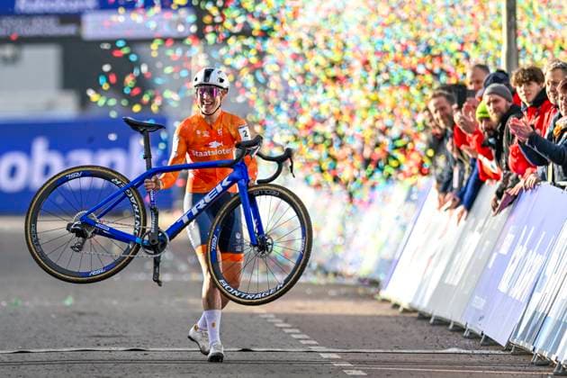 UCI World Championships 2026 Hulst HULST, THE NETHERLANDS - JANUARY 31 : Brand Lucinda (Ned) celebrating her victory during the 2026 UCI Cyclo-Cross World Championships for Women Elite on January 31, 2026 in Hulst, The Netherlands, 31 01 2026 Hulst The Netherlands  Copyright: xNicoxVereeckenx