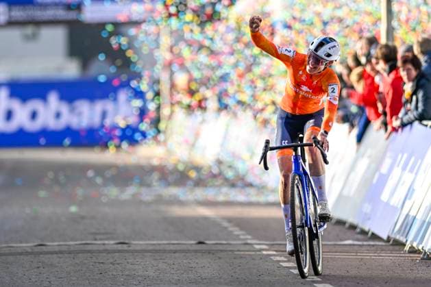 UCI World Championships 2026 Hulst HULST, THE NETHERLANDS - JANUARY 31 : Brand Lucinda (Ned) celebrating her victory during the 2026 UCI Cyclo-Cross World Championships for Women Elite on January 31, 2026 in Hulst, The Netherlands, 31 01 2026 Hulst The Netherlands  Copyright: xNicoxVereeckenx