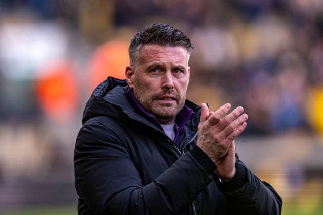 31st January 2026; Molineux Stadium, Wolverhampton, West Midlands, England; Premier League Football, Wolverhampton Wanderers versus Bournemouth; Wolverhampton Wanderers Head Coach Rob Edwards applauds the home fans before kick-off  GodfreyxPitt Content restricted for UK based newspaper