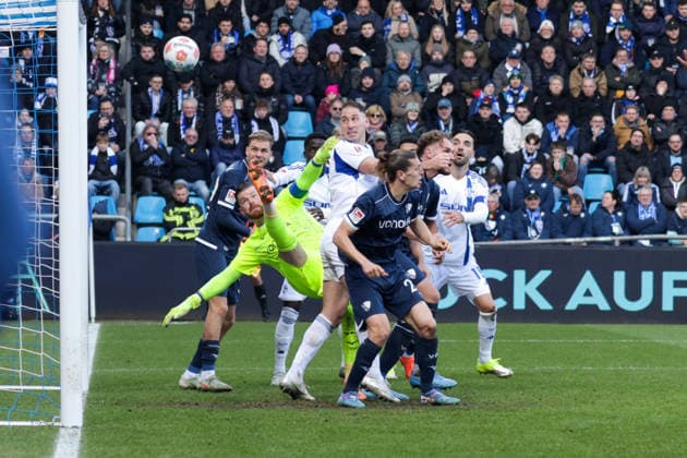 31 01 2026, xgrfx, Soccer 2 Bundesliga, VfL Bochum FC Schalke 04 v l irregular goal, Nikola Katic FC Schalke 04 DFL DFB REGULATIONS PROHIBIT ANY USE OF PHOTOGRAPHS as IMAGE SEQUENCES and or QUASI VIDEO Bochum