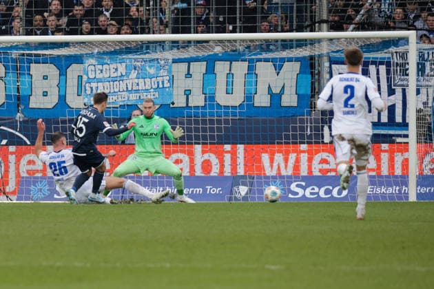 31 01 2026, xgrfx, Soccer 2 Bundesliga, VfL Bochum FC Schalke 04 v l Nikola Katic FC Schalke 04 , Felix Passlack VfL Bochum , Loris Karius, Felipe Sanchez FC Schalke 04 DFL DFB REGULATIONS PROHIBIT ANY USE OF PHOTOGRAPHS as IMAGE SEQUENCES and or QUASI VIDEO Bochum