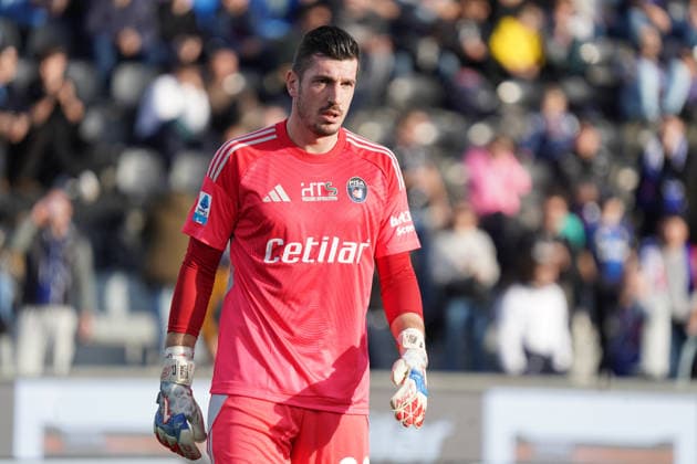 Pisa s goalkeeper Simone Scuffet ....During the Serie A soccer match between Pisa and Sassuolo at the Cetilar Arena Romeo Anconetani Stadium in Pisa; Center West Italy; Tuesday January 31; 2026 ; Soccer  Copyright: xAlessandroxLaxRocca LaPressex