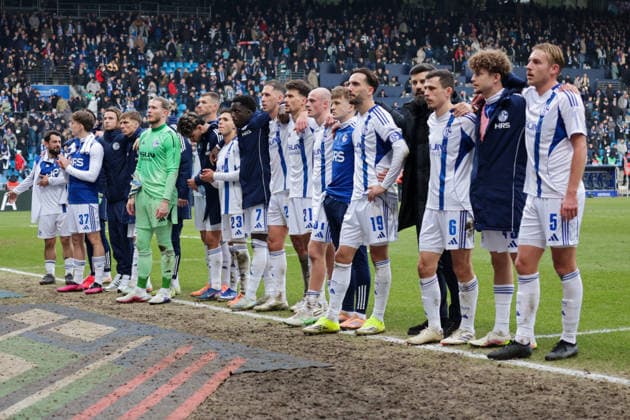 31 01 2026, xgrfx, Soccer 2 Bundesliga, VfL Bochum FC Schalke 04 v l The team disappoints the fans after the defeat against VfL Bochum FC Schalke 04 DFL DFB REGULATIONS PROHIBIT ANY USE OF PHOTOGRAPHS as IMAGE SEQUENCES and or QUASI VIDEO Bochum