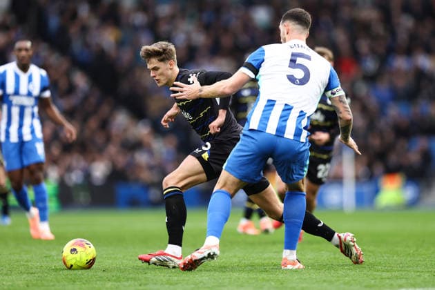 Brighton and Hove Albion v Everton 31 Januar 2026, Brighton Premier League Fußball Brighton and Hove Albion v Everton Harrison Armstrong von Everton und Lewis Dunk von Brighton Hove Albion Foto Jacques Feeney Abseits Brighton UK  Copyright: xJacquesxFeeneyx xOffsidexOffside