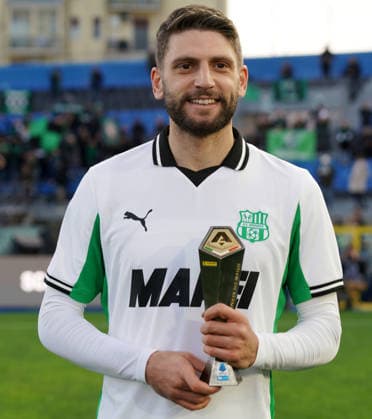 Sassuolo s Domenico Berardi Panini player of the match during the Serie A soccer match between Pisa and Sassuolo at the Cetilar Arena Romeo Anconetani Stadium in Pisa; Center West Italy; Tuesday January 31; 2026 ; Soccer  Copyright: xAlessandroxLaxRocca LaPressex