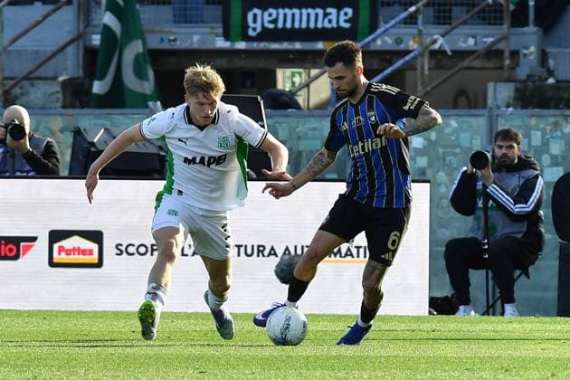 Josh Thomas Doig (Sassuolo) Marius Marin (Pisa) during Pisa SC vs US Sassuolo, Italian soccer Serie A match in Pisa, Italy, January 31 2026  Copyright: xGabrielexMasotti IPAxSportx xipa-agency.netx xx IPA_70797756 IPA_Agency_IPA70797756