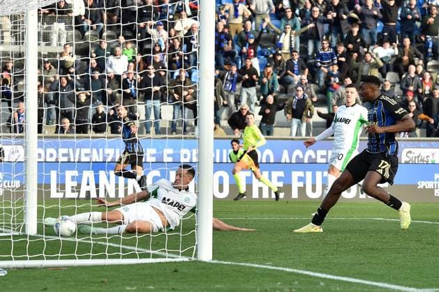 Jay Noah Idzes (Sassuolo) saves during Pisa SC vs US Sassuolo, Italian soccer Serie A match in Pisa, Italy, January 31 2026  Copyright: xGabrielexMasotti IPAxSportx xipa-agency.netx xx IPA_70797967 IPA_Agency_IPA70797967