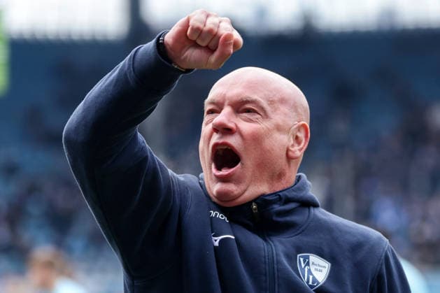 Bochum, Germany, 31 01 26, Head coach Uwe Roesler VfL Bochum cheers during the Bundesliga 2 match between VfL 1848 Bochum FC Schalke 04 at the Vonovia Ruhrstadion in Bochum Photo by Joachim Bywaletz DFB DFL REGULATIONS PROHIBIT ANY USE OF PHOTOGRAPHS AS IMAGE SEQUENCES AND OR QUASI VIDEO Copyright: JoachimxBywaletz xJB-Sportfoto