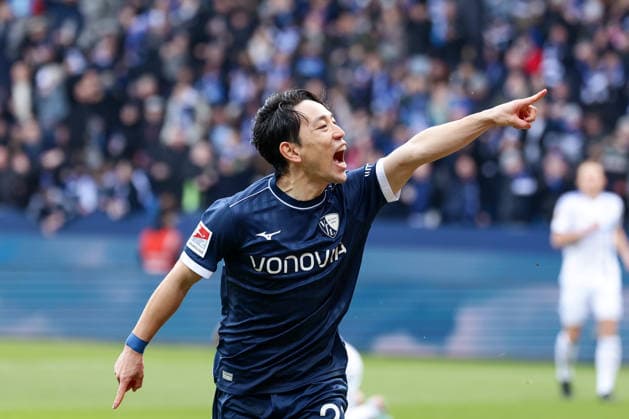 Bochum, Germany, 31 01 26, Koji Miyoshi VfL Bochum cheers after his goal for 1 0 during the Bundesliga 2 match between VfL 1848 Bochum FC Schalke 04 at the Vonovia Ruhrstadion in Bochum Photo by Joachim Bywaletz DFB DFL REGULATIONS PROHIBIT ANY USE OF PHOTOGRAPHS AS IMAGE SEQUENCES AND OR QUASI VIDEO Copyright: JoachimxBywaletz xJB-Sportfoto