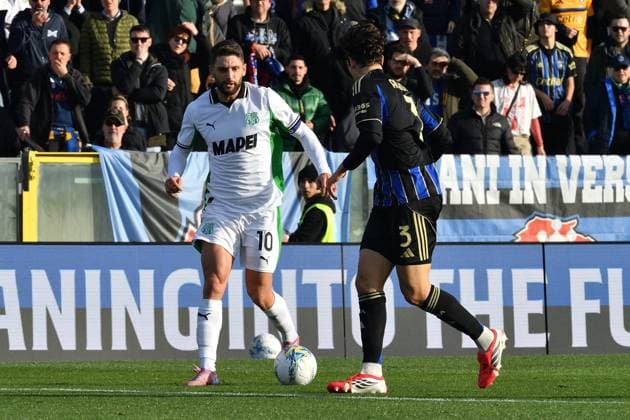 CALCIO - Serie A - Pisa SC vs US Sassuolo Domenico Berardi (Sassuolo) Samuele Angori (Pisa) during Pisa SC vs US Sassuolo, Italian soccer Serie A match in Pisa, Italy, January 31 2026 Pisa Italy  Copyright: xIPAxSport ABACAx