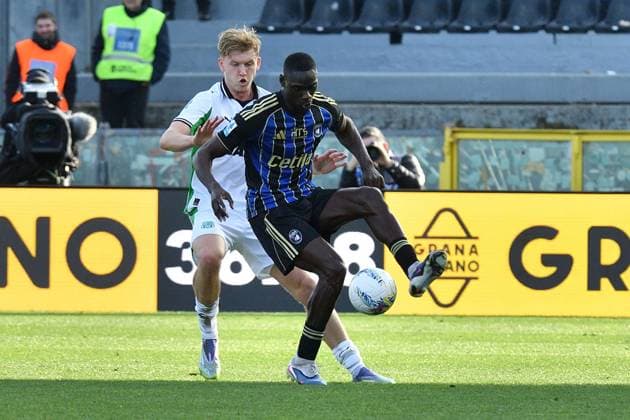 CALCIO - Serie A - Pisa SC vs US Sassuolo Idrissa Toure (Pisa) Josh Thomas Doig (Sassuolo) during Pisa SC vs US Sassuolo, Italian soccer Serie A match in Pisa, Italy, January 31 2026 Pisa Italy  Copyright: xIPAxSport ABACAx