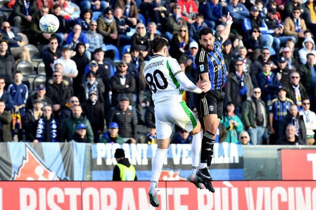 CALCIO - Serie A - Pisa SC vs US Sassuolo Tarik Muharemovic (Sassuolo) Mehdi Leris (Pisa) during Pisa SC vs US Sassuolo, Italian soccer Serie A match in Pisa, Italy, January 31 2026 Pisa Italy  Copyright: xIPAxSport ABACAx