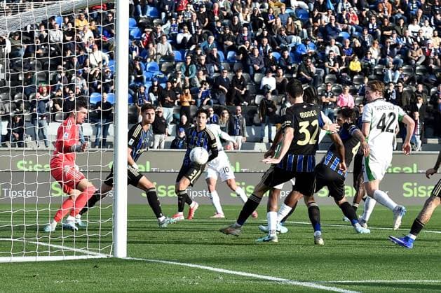 Antonio Caracciolo (Pisa) owngoal during Pisa SC vs US Sassuolo, Italian soccer Serie A match in Pisa, Italy, January 31 2026  Copyright: xGabrielexMasotti IPAxSportx xipa-agency.netx xx IPA_70798650 IPA_Agency_IPA70798650