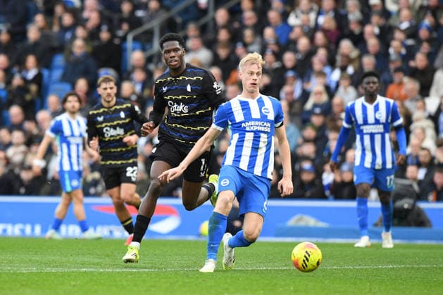 Brighton and Hove Albion v Everton, Premier League Thierno Barry Forward of Everton FC and Jan Paul van Hecke Defender of Brighton and Hove Albion in action during the Premier League match between Brighton and Hove Albion and Everton at the American Express Stadium, Brighton and Hove, UK on 31 January 2026. Brighton and Hove American Express Stadium East Sussex UK Editorial use only DataCo restrictions apply See www.football-dataco.com , Copyright: xJeffxMoodx PSI-23658-0046