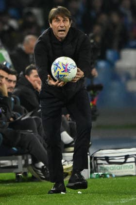 Antonio Conte coach of SSC Napoli looks during Serie A Enelive match between SSC Napoli vs ACF Fiorentina:Danilo Gemito Live Photo  Copyright: xDaniloxGemito IPAxSportx xipa-agency.netx xx IPA_70800381 IPA_Agency_IPA70800381