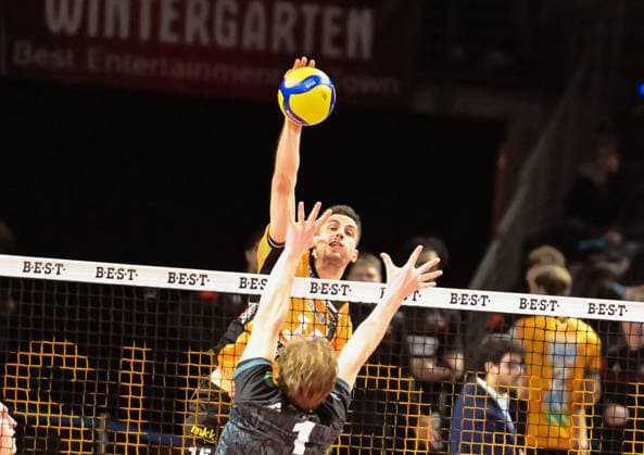 31 01 2026, xlakx, Volleyball 1 Bundesliga Men, BR Volleys FT 1844 Freiburg v l Moritz Reichert BR Volleys , Luc Hartmann FT 1844 Freiburg Attack Berlin Daniel Lakomski