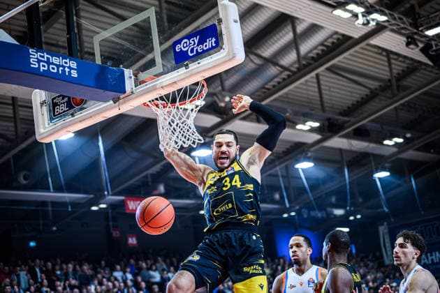 easycredit BBL Basketball Bundesliga 2025 2026 18 Matchday 31 01 2026 Science City Jena vs MHP RIESEN Ludwigsburg Gavon Schilling Ludwigsburg , Dunking Sparkassen Arena