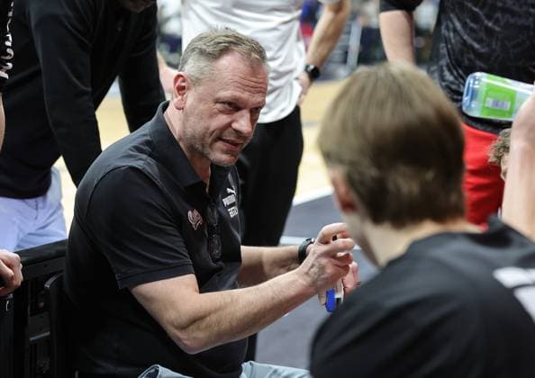 31 01 2026 Basketball Season 2025 2026 2 Bundesliga Pro A 20 Matchday Nuremberg Falcons Basketball Club NBC EPG Baskets Koblenz Sportfoto Zink DaMa xdaxmax Ralph Junge Trainer Headcoach Nuremberg Falcons BC NBC gives instructions to team Team