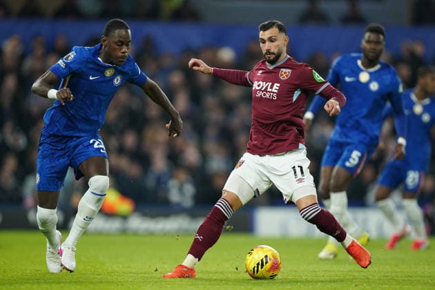 Chelsea v West Ham United, Premier League Valentin Castellanos of West Ham United under pressure from Trevoh Chalobah of Chelsea during the Chelsea v West Ham United Premier League match at Stamford Bridge, London, England on 31 January 2026 Credit: Dylan Hepworth Every Second Media Editorial use only. All images are copyright Every Second Media Limited. No images may be reproduced without prior permission. All rights reserved. Premier League and Football League images are subject to licensing agreements with Football DataCo Limited. see https: www.football-dataco.com Copyright: xIMAGO EveryxSecondxMediax ESM-1782-0022 DylanxHepworthx xEveryxSecondxMediax