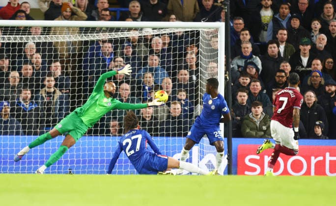 Chelsea v West Ham United, English Premier League, Stamford Bridge, London, UK - 31 01 2026 Crysencio Summerville of West Ham United scores their second goal in the Premier League away game against Chelsea at Stamford Bridge London Stamford Bridge London GBR, UK NEWSPAPERS OUT Copyright: xMarkxGreenwoodx