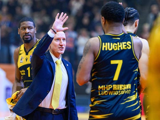 Mikko, Riipinen Coach, MHP Riesen Ludwigsburg , Elijah, Hughes Forward, MHP Riesen Ludwigsburg, 7 , Yorman, Polas Bartolo Forward, MHP Riesen Ludwigsburg, 13 GER, Science City Jena v MHP Riesen Ludwigsburg, easyCredit Basketball Bundesliga, Matchday 18, Season 2025 2026, 31 01 2026 GER, Science City Jena v MHP Riesen Ludwigsburg, easyCredit Basketball Bundesliga, Matchday 18, Season 2025 2026, 31 01 2026 Jena Copyright: xEibner-Pressefoto MartinxHerbstx EP_MHT