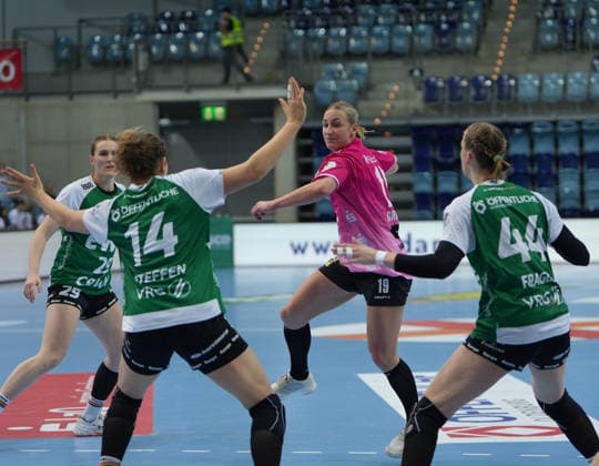 Handball I Women I Season 2025 2026 I 1 HBF I 15 Matchday I VFL Oldenburg SV Union Halle Neustadt I 31 01 2026 Marie Steffen 14, VfL Oldenburg , Lea Gruber 19, SV Union Halle Neustadt , Lisa Marie Fragge 44, VfL Oldenburg Oldenburg Kleine EWE Arena Niedersachsen Germany Copyright: xLobeca JonasxBoningx