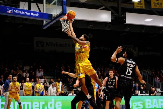 ProA Phoenix Hagen vs Tigers Tübingen, Hagen, 31 01 2026, Ischelandhalle Hagen Marvin Omonigho Omuvwie 11, Phoenix Hagen, PF on a lay-up Barmer2BasketballBundesliga ProA Phoenix Hagen vs Tigers Tübingen, Hagen, 31 01 2026, Ischelandhalle Hagen Copyright: xBEAUTIFULxSPORTS Piepenstockx