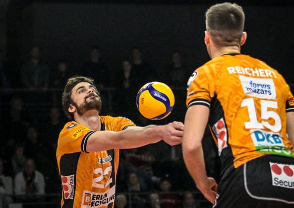 31 01 2026, xlakx, Volleyball 1 Bundesliga Men, BR Volleys FT 1844 Freiburg v l Jake Hanes BR Volleys Acceptance Berlin Daniel Lakomski