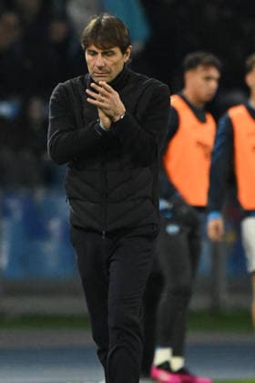CALCIO - Serie A - SSC Napoli vs ACF Fiorentina Antonio Conte ocoach of SSC Napoli gestures during Serie A Enelive match between SSC Napoli vs ACF Fiorentina:Danilo Gemito Live Photo Naples Italy  Copyright: xIPAxSport ABACAx