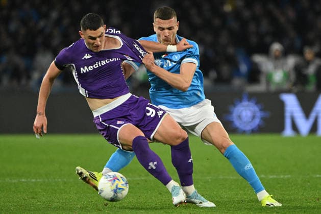 CALCIO - Serie A - SSC Napoli vs ACF Fiorentina Alessandro Buongiorno of SSC Napoli competes for the ball with Roberto Piccoli of ACF Fiorentina during Serie A Enelive match between SSC Napoli vs ACF Fiorentina:Danilo Gemito Live Photo Naples Italy  Copyright: xIPAxSport ABACAx