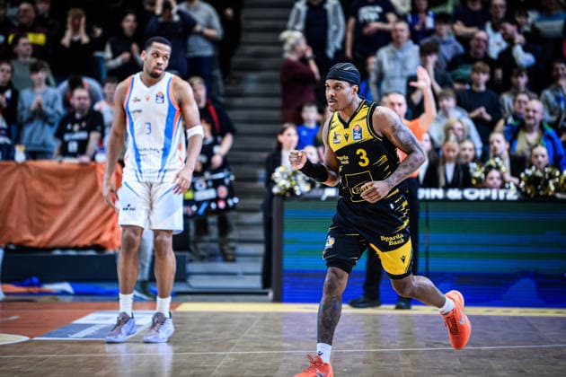 easycredit BBL Basketball Bundesliga 2025 2026 18 Matchday 31 01 2026 Science City Jena vs MHP RIESEN Ludwigsburg Stefan Smith Lubu cheers, fist over the decisive points Sparkassen Arena