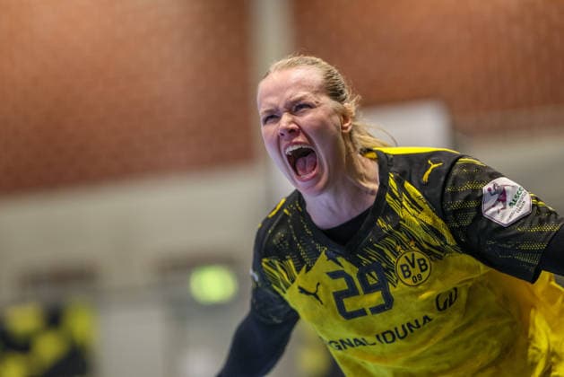 GER, Dortmund, Borussia Dortmund vs HSG Bensheim Auerbach Flames, Alsco Handball Bundesliga Frauen, Handball, DHB, Spielzeit 2025 2026, Sporthalle Wellinghofen, 15 Spieltag im Bild Emma Olsson Borussia Dortmund 29d , Jubel, Freude und Emotionen nach dem Tor gegen HSG Bensheim Auerbach Flames DFB DFL REGULATIONS PROHIBIT ANY USE OF PHOTOGRAPHS AS IMAGE SEQUENCES AND OR QUASI VIDEO, 31 01 2026 Copyright: HMBxMedia HendrikxHamelau