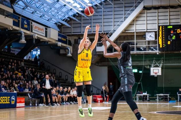 Basketball Berlin 31 01 2026 Season 2025 2026 DBBL 1 Bundesliga Alba Berlin Saarlouis Royals Nina Rosemeyer Alba, No 11 Nogaye Lo Saarlouis, No 03