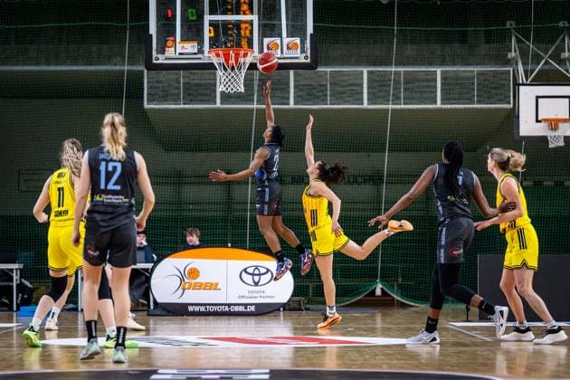 Basketball Berlin 31 01 2026 Season 2025 2026 DBBL 1 Bundesliga Alba Berlin Saarlouis Royals Martha Burse Saarlouis, No 25 Tessa Stammberger Alba, No 06