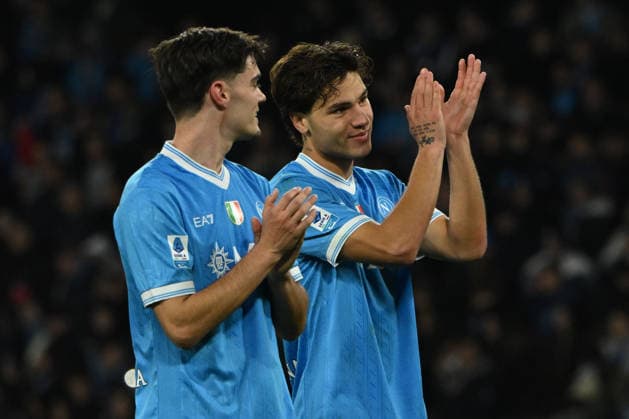 Antonio Vergara of SSC Napoli and Miguel Gutierrez of SSC Napoli thank the fans at the end of the match during Serie A Enelive match between SSC Napoli vs ACF Fiorentina:Danilo Gemito Live Photo  Copyright: xDaniloxGemito IPAxSportx xipa-agency.netx xx IPA_70806496 IPA_Agency_IPA70806496
